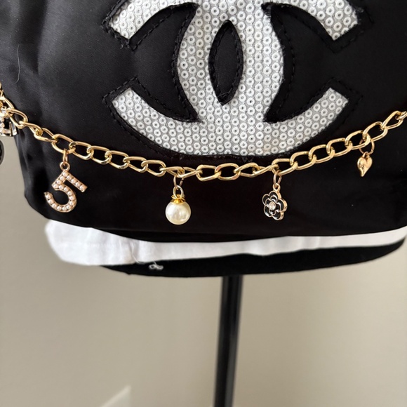 New CHANEL CC Precision Make Up/Cosmetic Bag with Chain Double Zipper - Picture 4 of 9